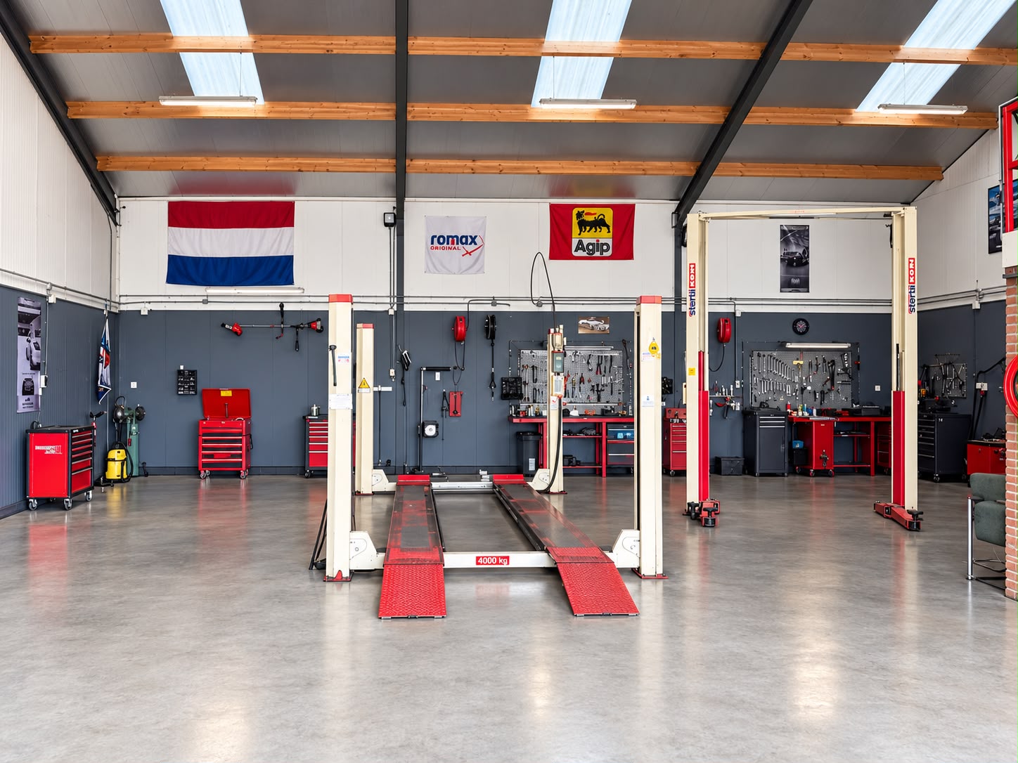 Werkplaats Autobedrijf M Nova